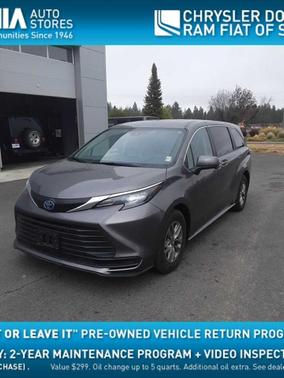 2024 Toyota Sienna LE