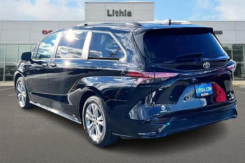 2022 Toyota Sienna XSE 7 Passenger