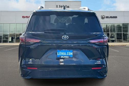 2022 Toyota Sienna XSE 7 Passenger