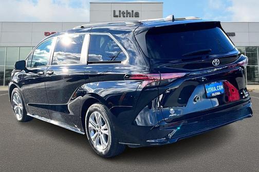 2022 Toyota Sienna XSE 7 Passenger