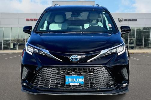 2022 Toyota Sienna XSE 7 Passenger