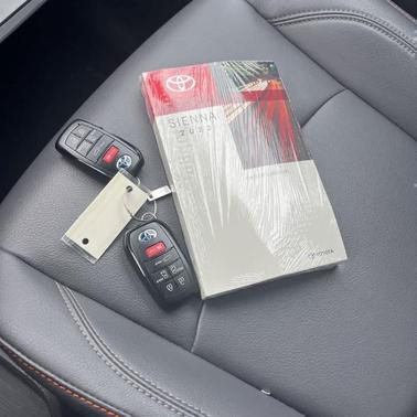 2022 Toyota Sienna XSE 7 Passenger