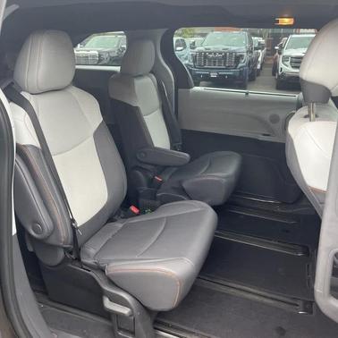 2022 Toyota Sienna XSE 7 Passenger