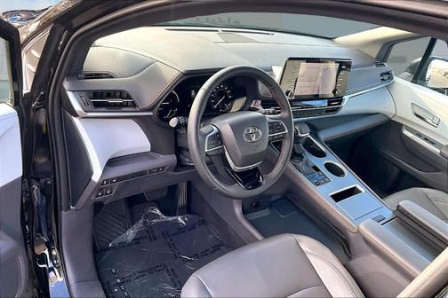 2022 Toyota Sienna XSE 7 Passenger