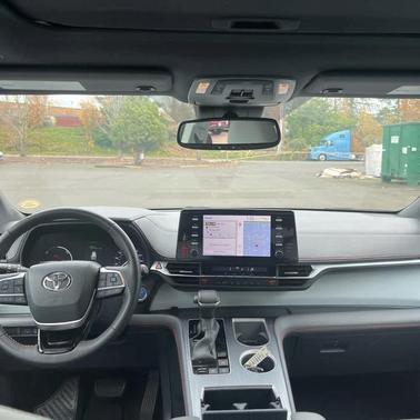 2022 Toyota Sienna XSE 7 Passenger