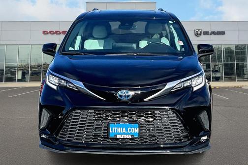 2022 Toyota Sienna XSE 7 Passenger