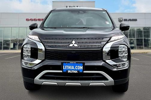 2023 Mitsubishi Outlander SE