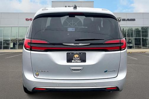 2024 Chrysler Pacifica Hybrid Select