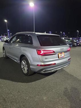 2022 Audi Q7 55 Premium Plus