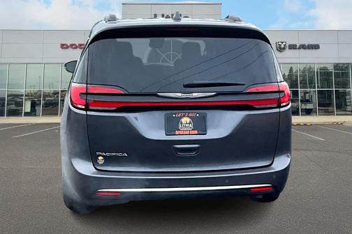 2022 Chrysler Pacifica Touring-L