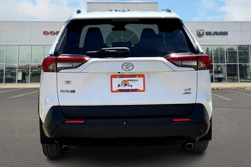 2020 Toyota RAV4 LE