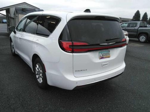 2024 Chrysler Pacifica Touring-L