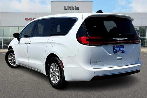 2024 Chrysler Pacifica Touring-L