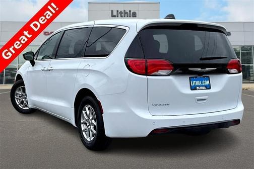 2025 Chrysler Voyager LX