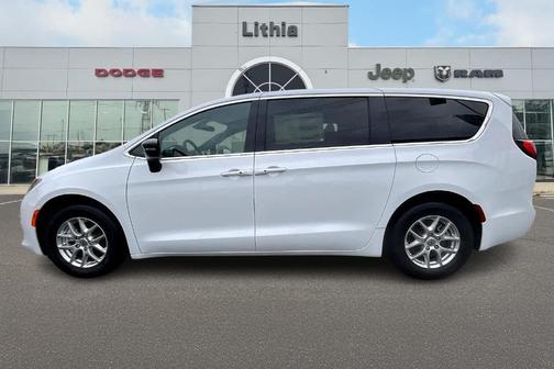 2025 Chrysler Voyager LX