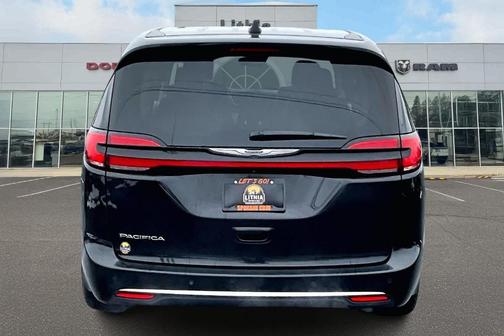 2024 Chrysler Pacifica Touring-L