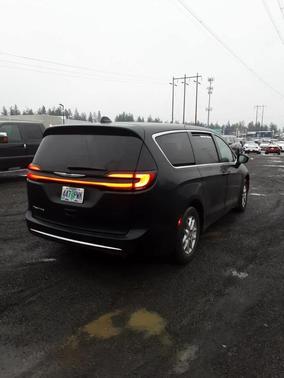 2024 Chrysler Pacifica Touring-L