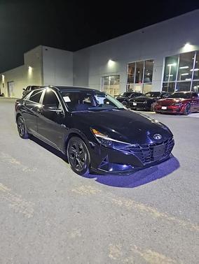 2022 Hyundai ELANTRA SEL