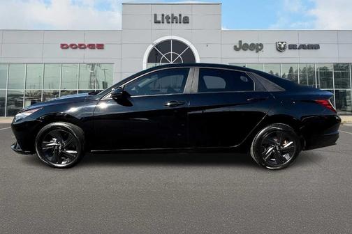 2022 Hyundai ELANTRA SEL