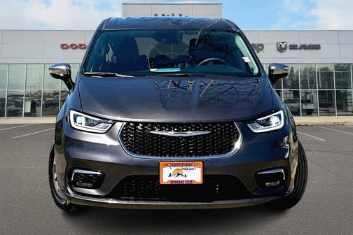 2023 Chrysler Pacifica Hybrid Limited