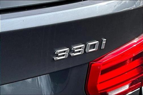 2017 BMW 330 i xDrive