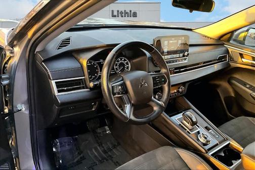 2024 Mitsubishi Outlander SE