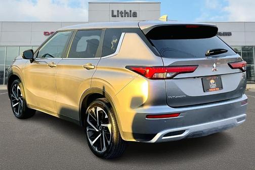 2024 Mitsubishi Outlander SE