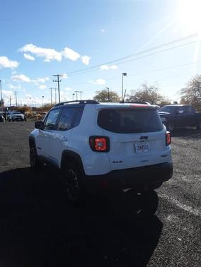 2023 Jeep Renegade Trailhawk