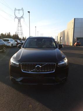 2022 Volvo XC90 T6 Momentum 6 Passenger
