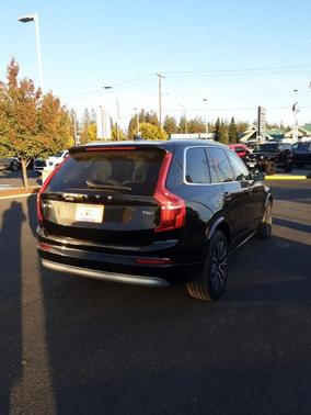 2022 Volvo XC90 T6 Momentum 6 Passenger