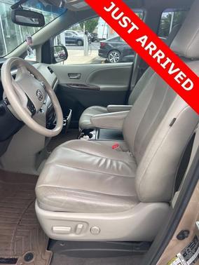 2014 Toyota Sienna XLE