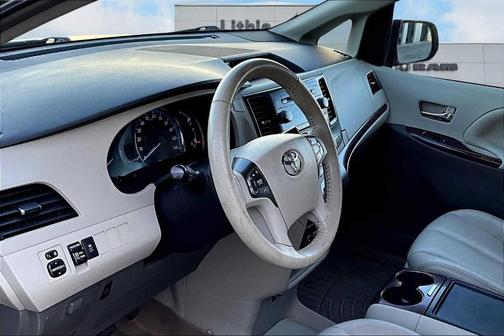 2014 Toyota Sienna XLE