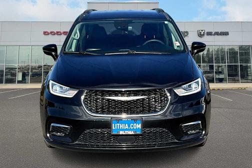 2022 Chrysler Pacifica Touring-L