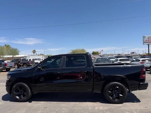 Diamond Black Crystal Pearlcoat 2019 RAM 1500 Big Horn