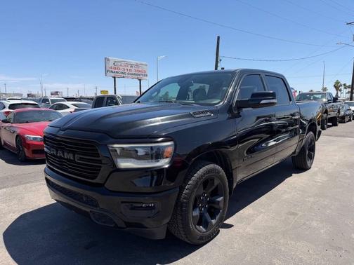 Diamond Black Crystal Pearlcoat 2019 RAM 1500 Big Horn