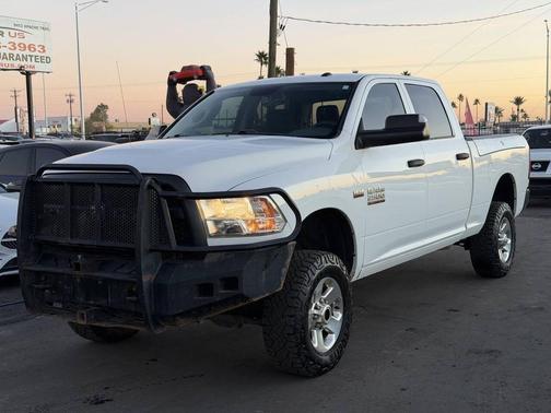 2018 RAM 2500 Tradesman Crew Cab 4x4 6'4' Box