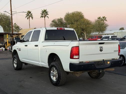 2018 RAM 2500 Tradesman Crew Cab 4x4 6'4' Box