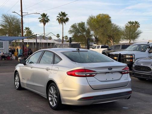 Ingot Silver 2017 Ford Fusion Hybrid SE