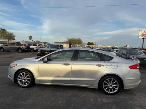 Ingot Silver 2017 Ford Fusion Hybrid SE