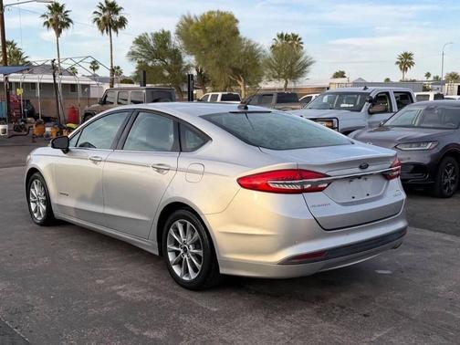 Ingot Silver 2017 Ford Fusion Hybrid SE