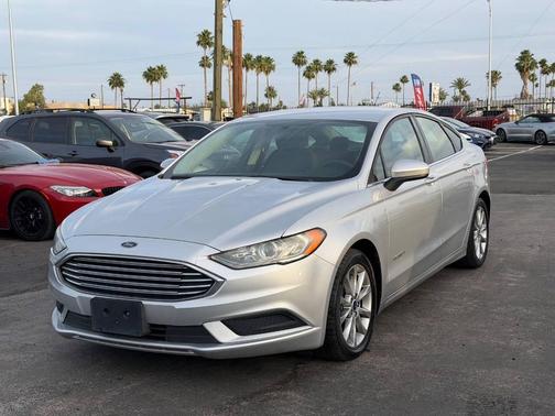 Ingot Silver 2017 Ford Fusion Hybrid SE
