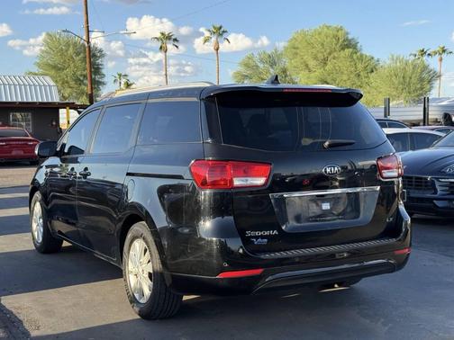 2017 Kia Sedona LX