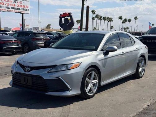 Celestial Silver Metallic 2023 Toyota Camry XLE