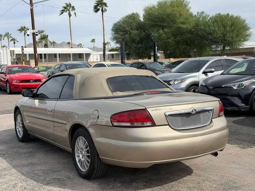 Gold 2004 Chrysler Sebring Base