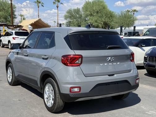2021 Hyundai VENUE SE