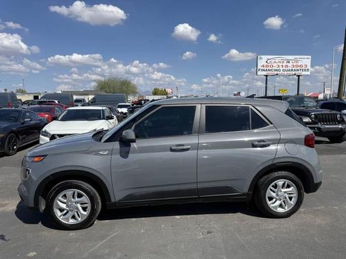 2021 Hyundai VENUE SE