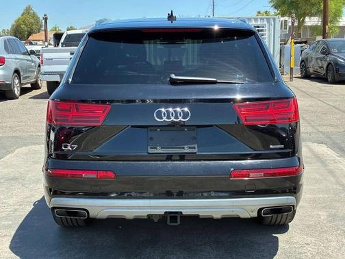 Orca Black Metallic 2018 Audi Q7 2.0T Premium Plus