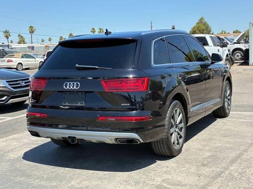 Orca Black Metallic 2018 Audi Q7 2.0T Premium Plus