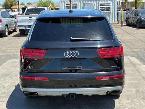 Orca Black Metallic 2018 Audi Q7 2.0T Premium Plus