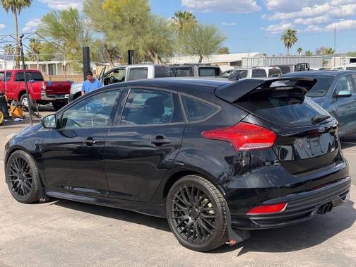 Shadow Black 2016 Ford Focus ST